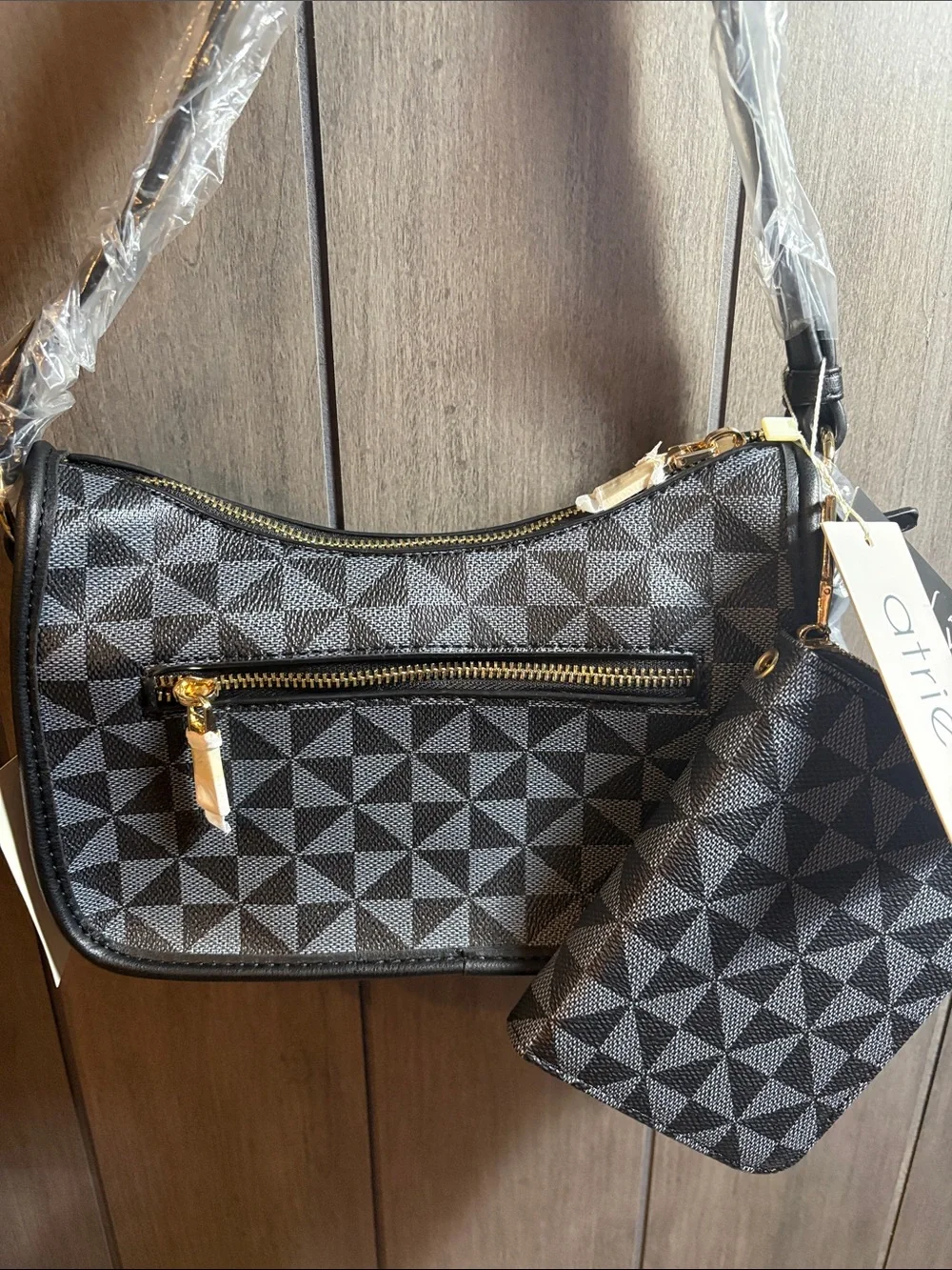 Black Geometric Shoulder Bag with Matching Wristlet.    #4